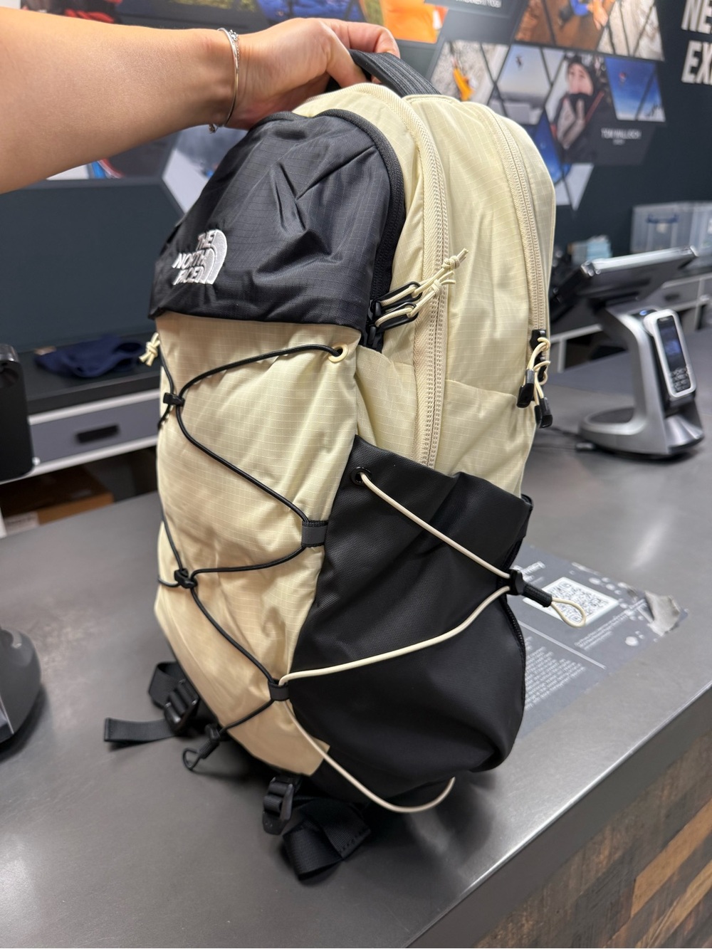 NWT!The North Face unisex Black & Gravel Backpack - Lightweight Daypack - Picture 4 of 13
